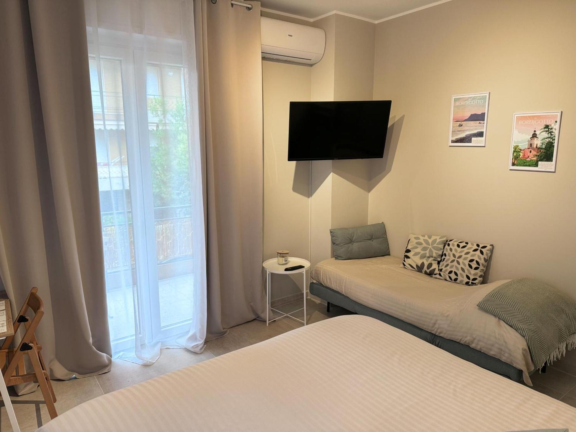 Appartamento Casa Rosetta - Relax In Centro, Parcheggio Privato, Mare A 2 Passi Bordighera Esterno foto